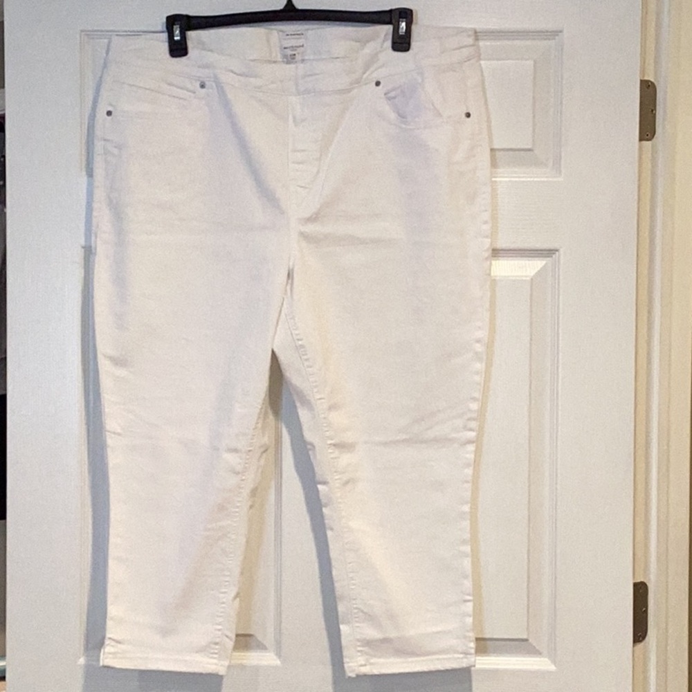 Westbound White Ankle Cropped Jeans